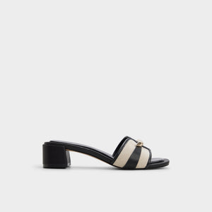 Darrby / Heeled Sandals
