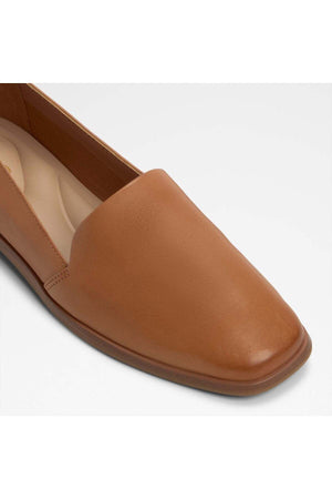 Caraelia / Slip Ons