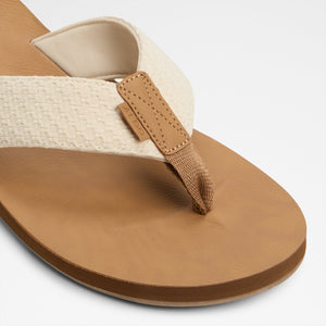 Adede / Flat Sandals