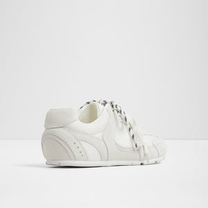 Adrelia / Sneakers