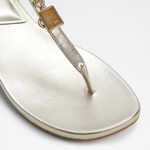 Adwelahar / Flat Sandals
