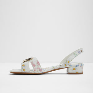 Alamaendar / Heeled Sandals