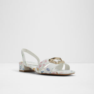 Alamaendar / Heeled Sandals