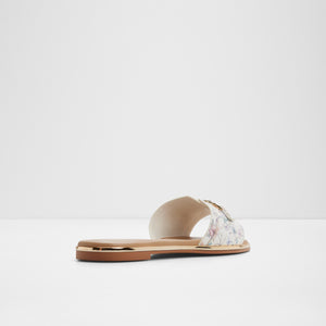 Alamassi / Flat Sandals
