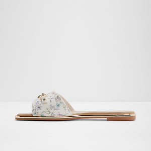 Alamassi / Flat Sandals