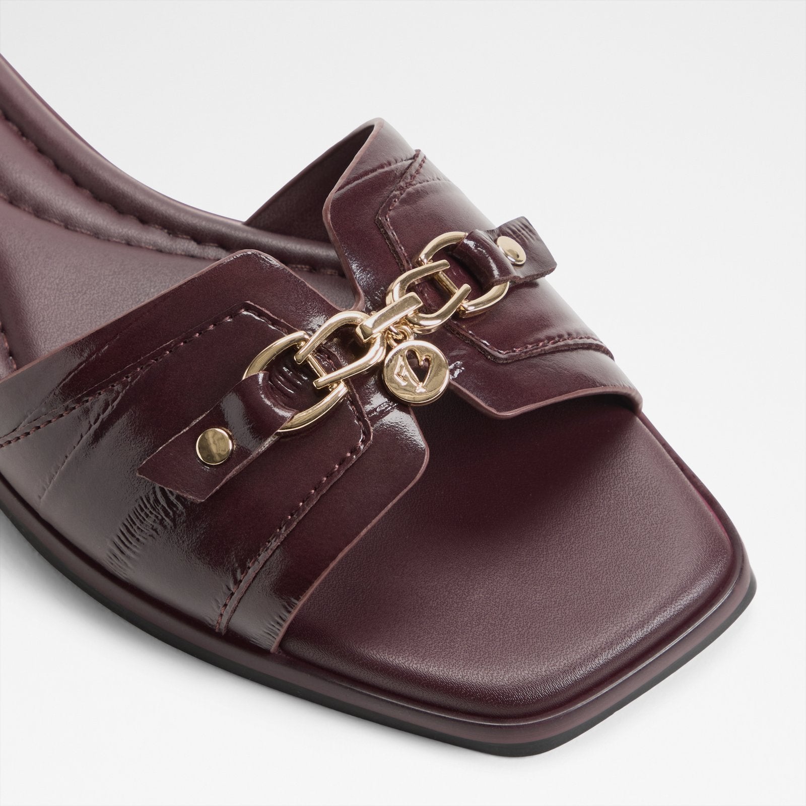 Alamassi / Flat Sandals