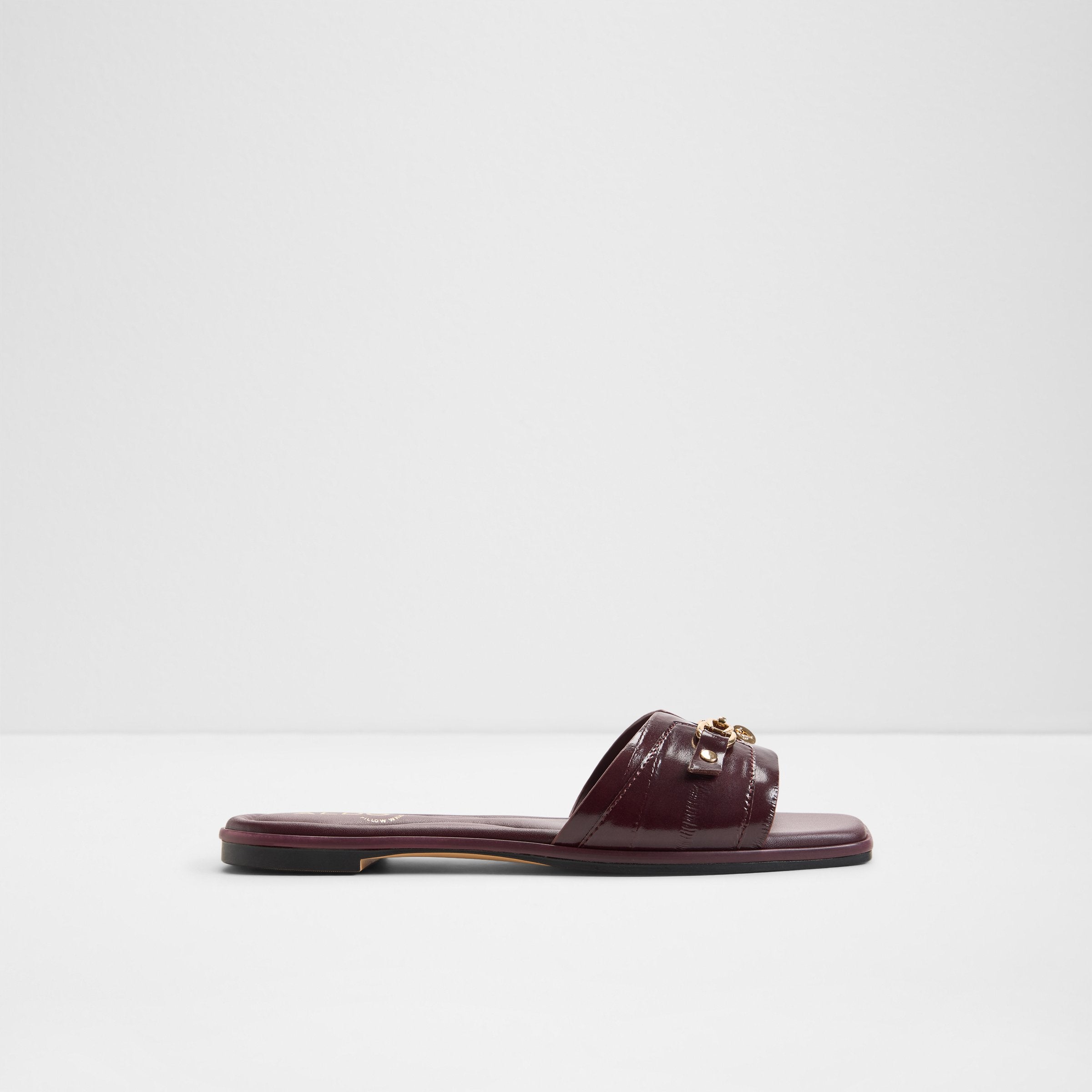 Alamassi / Flat Sandals