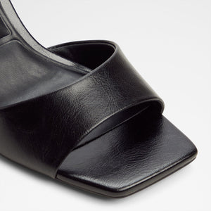 Alathia / Heeled Sandals