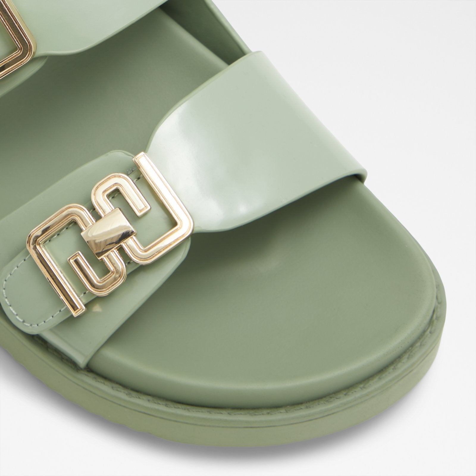 Alessie / Flat Sandals