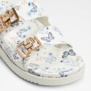 Alessie / Flat Sandals