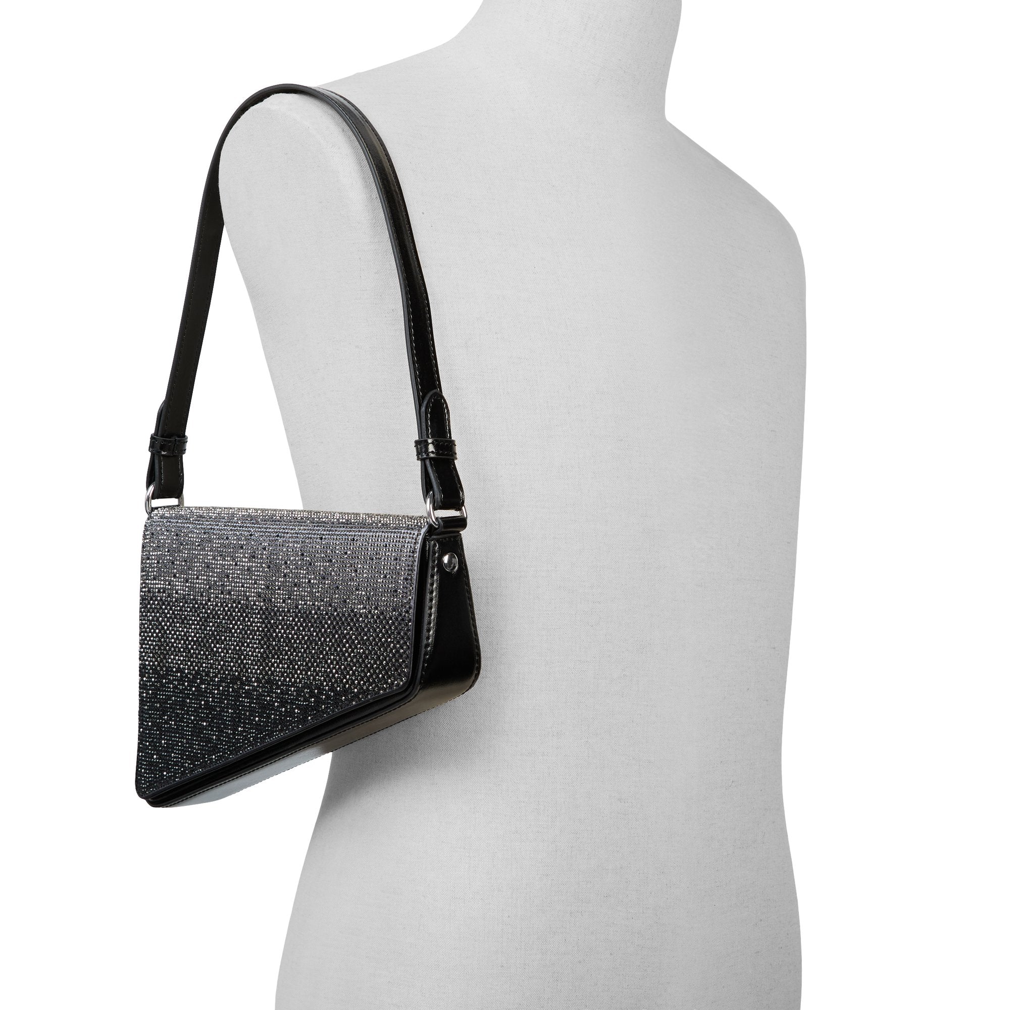 Amanza  /  Shoulder Bag