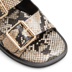 Amarra / Flat Sandals