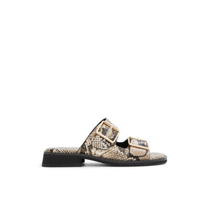Amarra / Flat Sandals