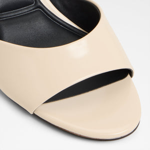Annaberaen / Heeled Sandals