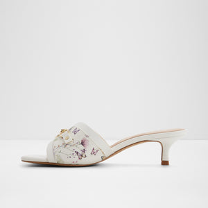 Annamassi / Heeled Sandals