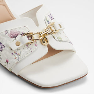 Annamassi / Heeled Sandals
