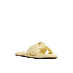 Apricot  /  Flat Sandals