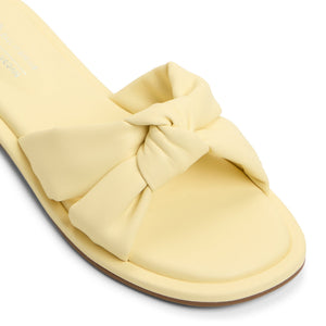 Apricot  /  Flat Sandals