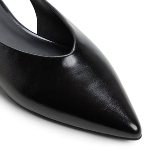 Astride  /  Ballerinas & Mary Janes