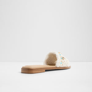 Aurana / Flat Sandals