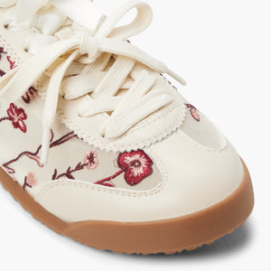 Beaa \ Sneakers
