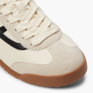 Beaa \ Sneakers