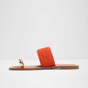 Beachwalk / صنادل مسطحة