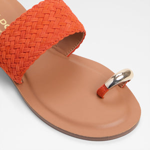 Beachwalk / صنادل مسطحة