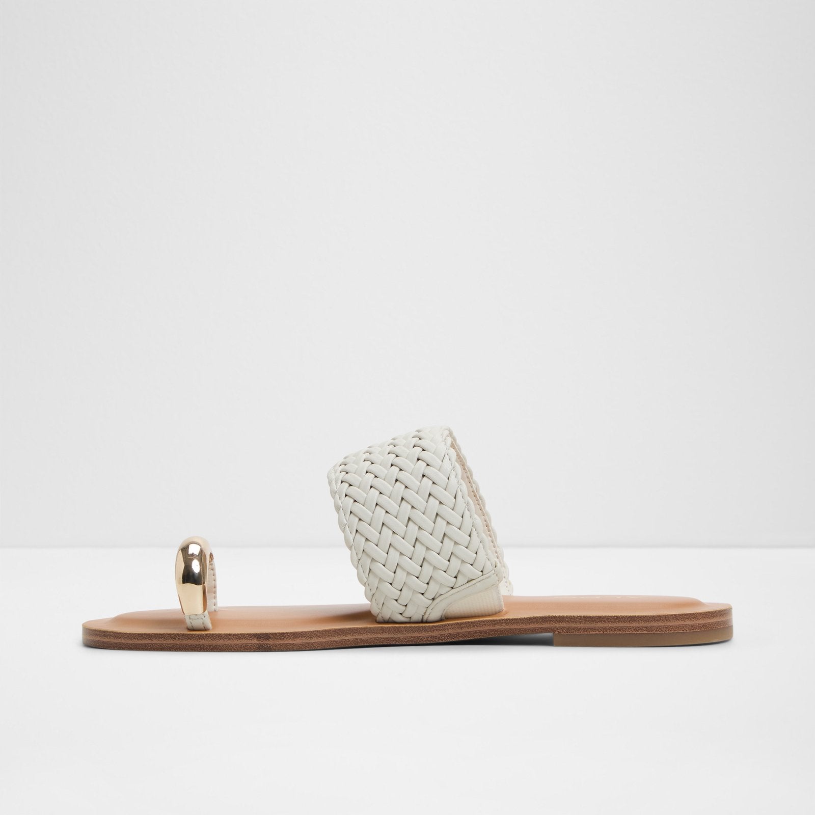 Beachwalk / صنادل مسطحة