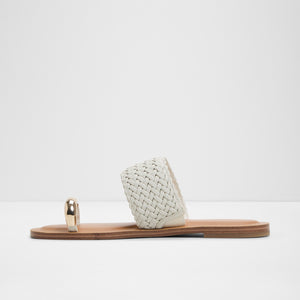 Beachwalk / صنادل مسطحة