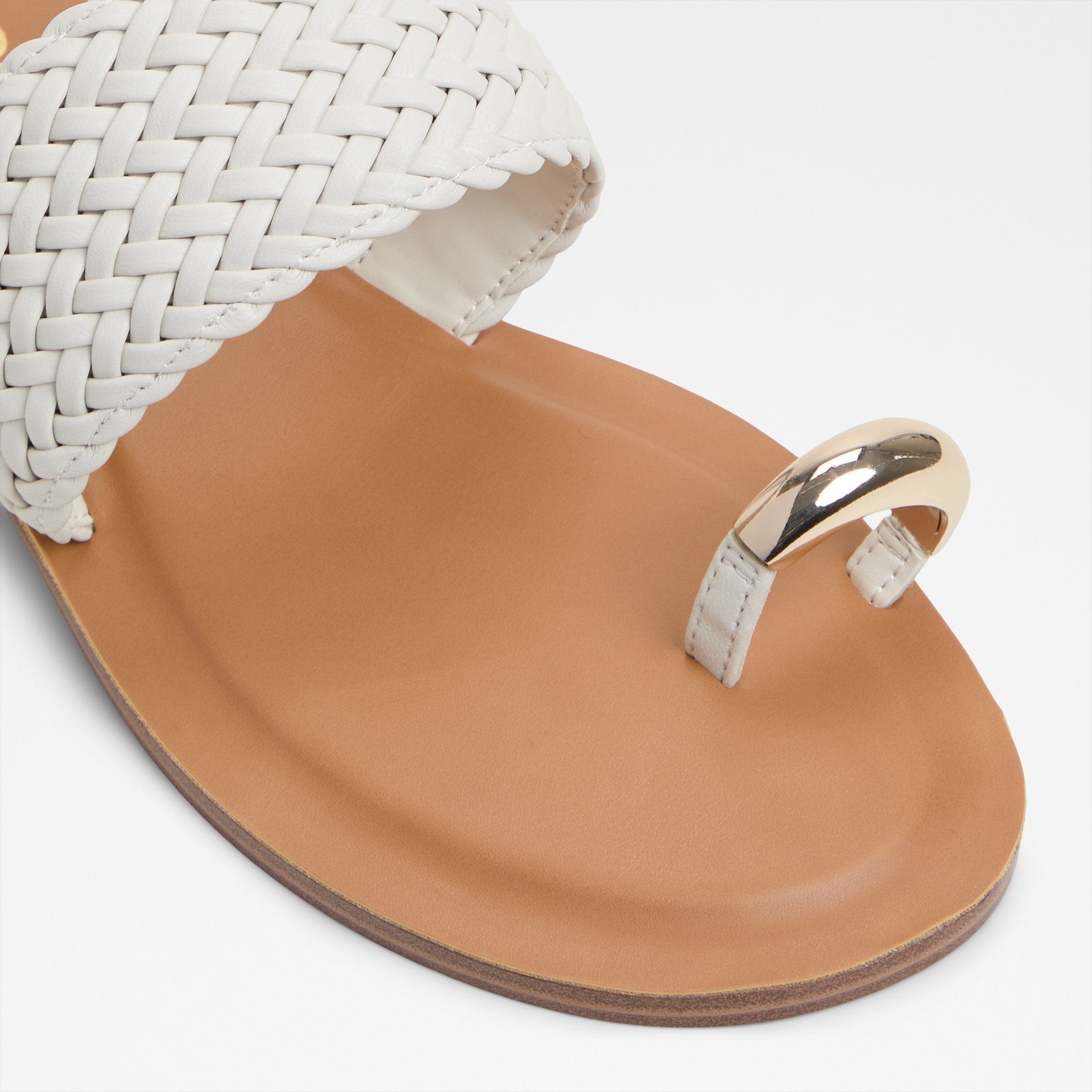 Beachwalk / صنادل مسطحة
