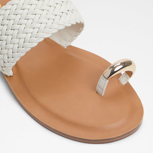 Beachwalk / صنادل مسطحة