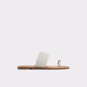 Beachwalk / Flat Sandals