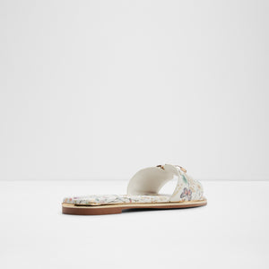 Bellenor / Flat Sandals