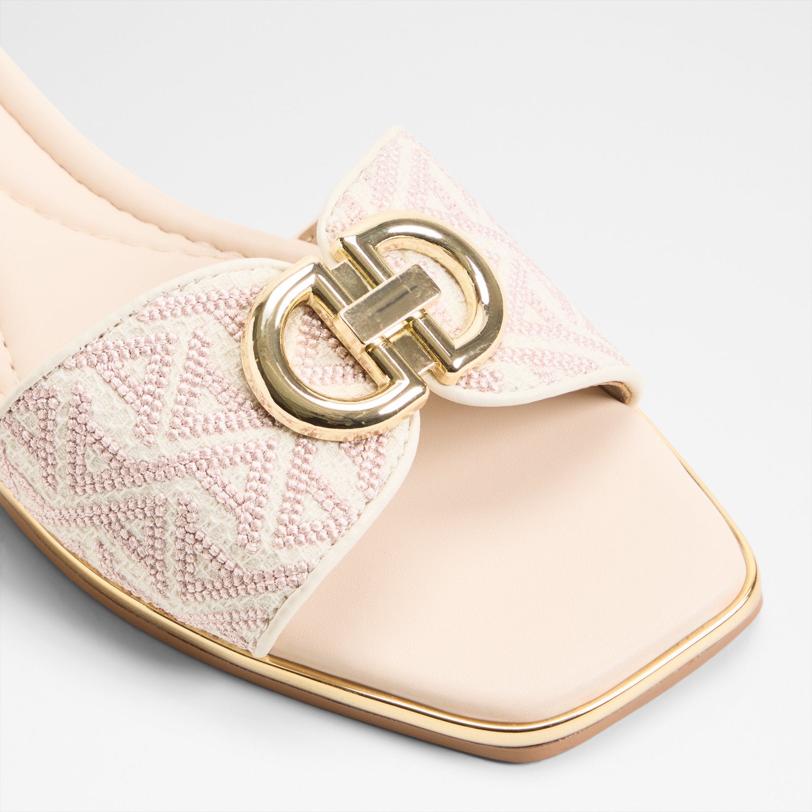 Bellenor / Flat Sandals