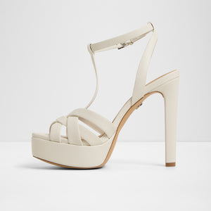 Borneolaan / Heeled Sandals