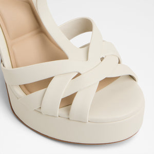 Borneolaan / Heeled Sandals