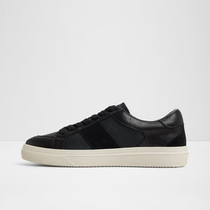 Braxton / Sneakers