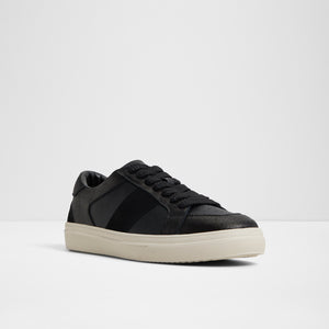 Braxton / Sneakers