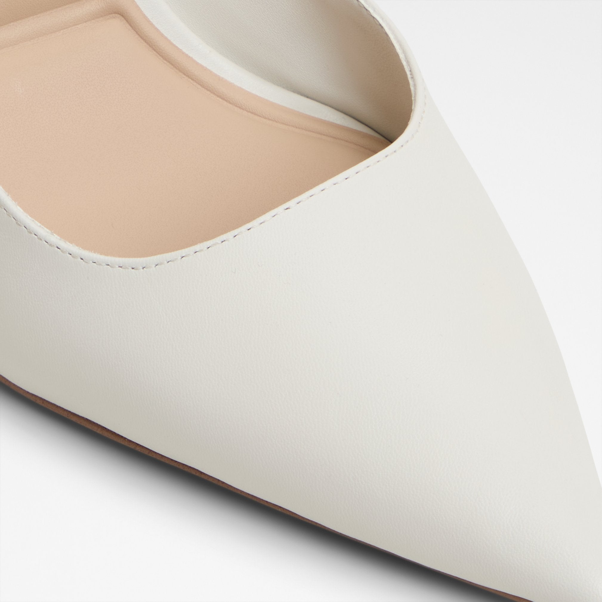 Brunette / Heeled Shoes