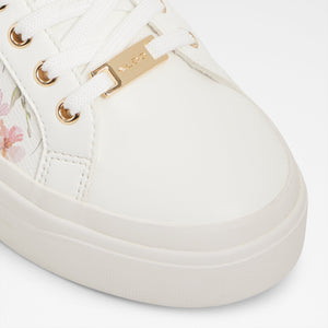 Brynlee / Sneakers