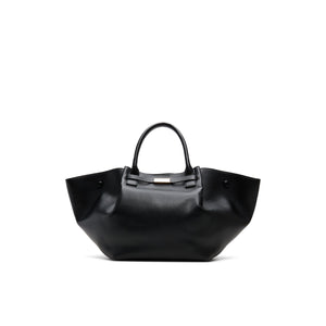 Caitlinn  /  Satchel