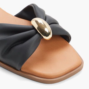 Cammiee \ Flat Sandals