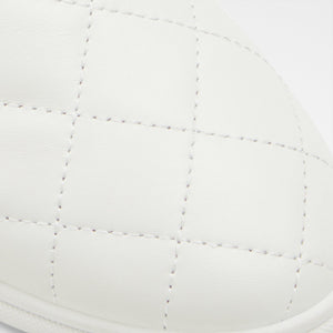 Caraennon / Slip Ons