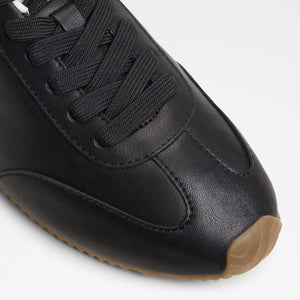 Carefree / Sneakers