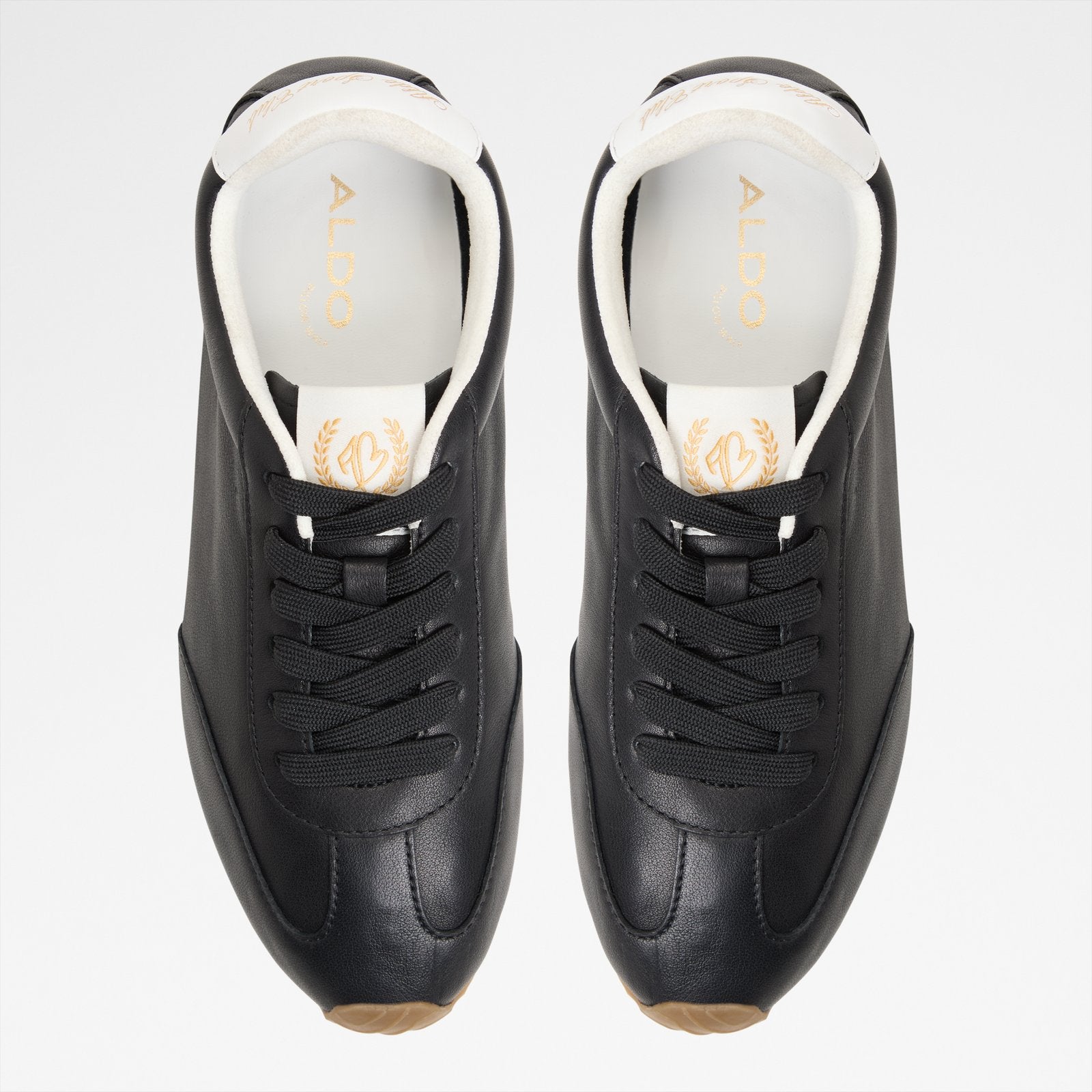 Carefree / Sneakers