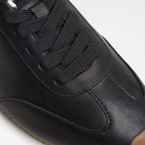 Carefree / Sneakers