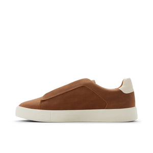 Carlowe / Slip Ons