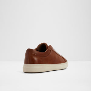 Carlson / Sneakers