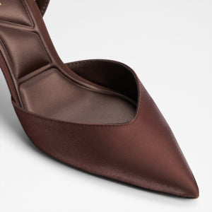 Carolling / Heeled Shoes
